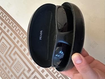 Çantalar: Gün eynəyi, Prada — 1