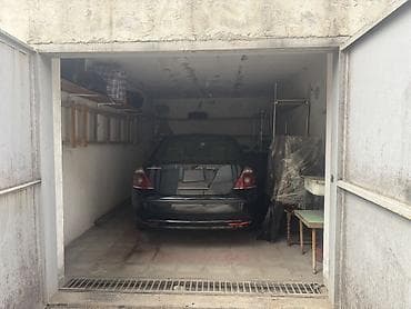 Kirayə qaraj: 9 mkr, 157 sayli mektebin qarsisi. Qaraj 20 kv, texpasport var. Qiymet — 3