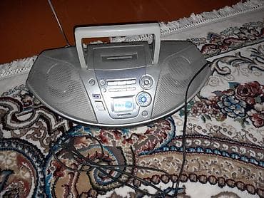 Musiqi mərkəzləri: Panasonic RX-ES32 portativ stereo musiqi mərkəzi Xüsusiyyətlər: - CD — 3