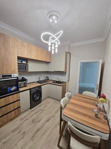 купить квартиру в баку в ипотеку: Mənzil, Mərkəzi olan Sülh prospektində yerləşir. Yaxınlıqda market — 4