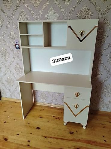 Düz masa, Stulsuz, Polkalı, Siyirməli, Sadə laminat — 1