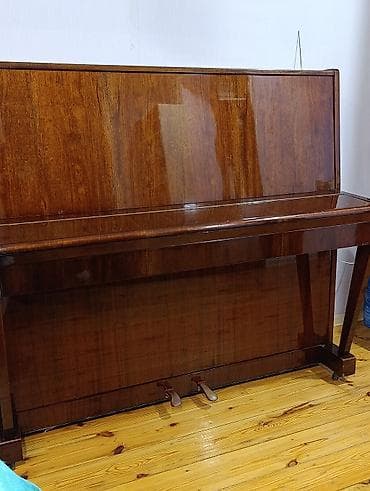 dinamik dayağı: Belarus (Беларусь) upright piano - Korpus: tünd qəhvəyi parlaq taxta — 3