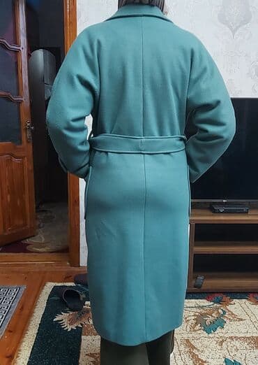 muhafize geyimi: Qadın üçün palto – yaşıl-mavi (türkuaz) rəng - Kəsim: Klassik düz — 2
