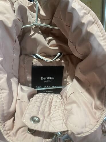 qadin ucun is elanlari: Puxovik kurtka, Bershka, S — 2