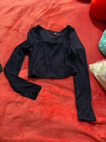 Qadın geyimləri dəsti – 4 ədəd üst geyimi 1) Tünd göy, uzunqol qısa