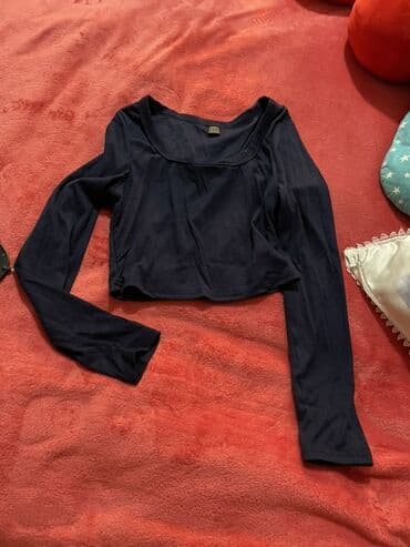 pişikli qadın köynəkləri: Qadın geyimləri dəsti – 4 ədəd üst geyimi 1) Tünd göy, uzunqol qısa — 1