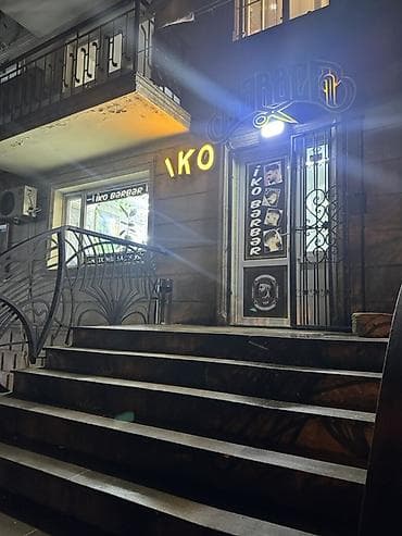 mebel ustaları: Salon da kreslo icarəyə verilir. Yan yana olan kreslodan doldakı,ünvan — 6