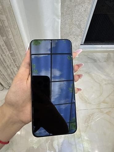 tecno camon20pro: Tecno Spark 8C, 64 GB, rəng - Gümüşü, İki sim kartlı — 1