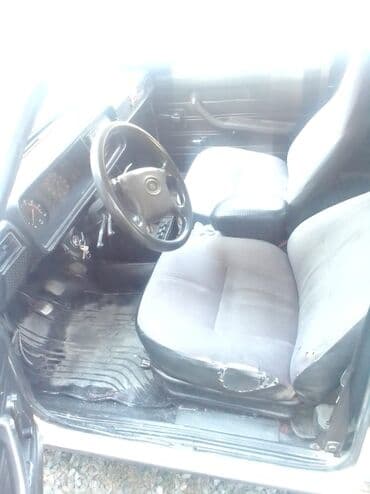 ваза стеклянная прозрачная высокая без узора: VAZ (LADA) 2107: 1.6 l | 1995 il 2410000 km Sedan — 2