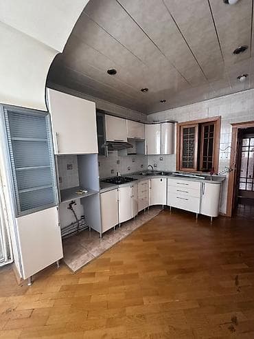 Mətbəx mebeli dəsti – L formalı, ağ rəngli, metal tutacaqlı - Üst və lalafo.az -da Mətbəx mebeli dəsti – L formalı, ağ rəngli, metal tutacaqlı - Üst və