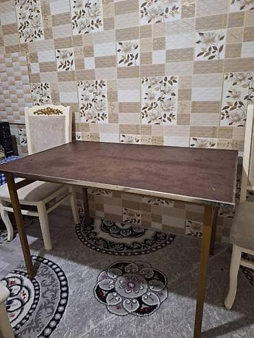 Mətbəx masası, Dördbucaq masa