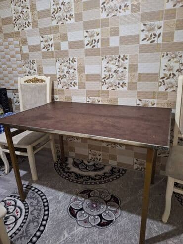 quxna usdolu: Mətbəx masası, Dördbucaq masa — 1