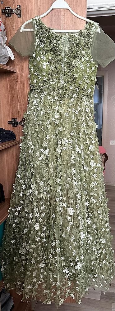 vecerni don: Satilir 160 manat baha alinib 42 razmer — 2