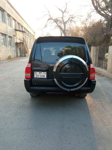 almaniya maşın satışı: Mitsubishi Pajero (4x4) – qara rəngdə, tam ölçülü SUV Xüsusiyyətlər — 2