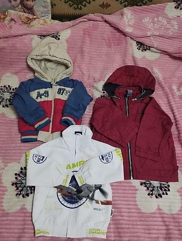 Продаю теплую куртку и две ветровки на два года,б/у в хорошем