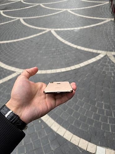 iphone se ucuz: IPhone Xs Max, 64 GB, Qızılı, Simsiz şarj — 8