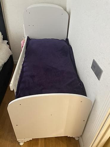 mini tablolar: Uşaq beşiyi – çevrilə bilən model - Material: ağ rəngli MDF/taxta — 1