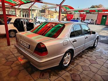 mercedes satilir: Mercedes-Benz C-Class sedan - Kuzov: 4 qapılı sedan, gümüşü rəng - — 1