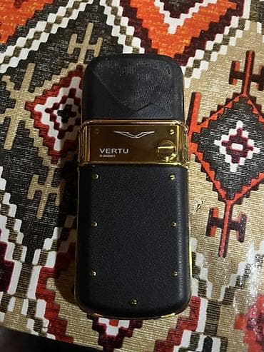 Vertu Constellation, 8 GB, rəng - Qızılı, Düyməli