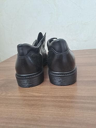 Ayaqqabılar: Kişi üçün klassik qara dəri ayaqqabı - Material: parlaq təbii dəri — 4