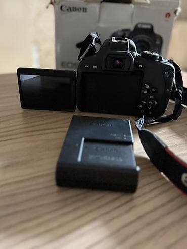 Canon EOS 800D (EF-S 18-55mm f/4-5.6 IS STM Kit) - 24.2 MP APS-C — 5