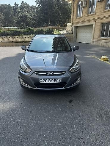 Hyundai Accent: 1.4 l | 2016 il Sedan