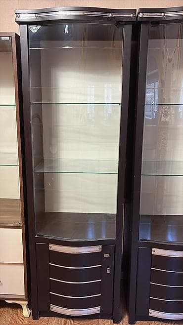 Şüşə vitrin və dəst mebel - Material: tünd rəngli MDF/taxta karkas — 2