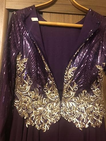 Alt paltarı: Hicabli xanimlara,Bənövşəyi rəngdə, uzun model ziyafət/libas. Üst — 2