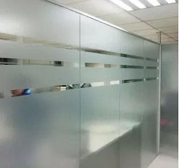 vinil ustasi: "Ofis və mağazalar üçün buzlu vinil vurulması "Keyfiyyətli material — 10