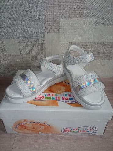 Босоножки. Кожа. Турция.
Размер 33 lalafo.az -da Босоножки. Кожа. Турция.
Размер 33