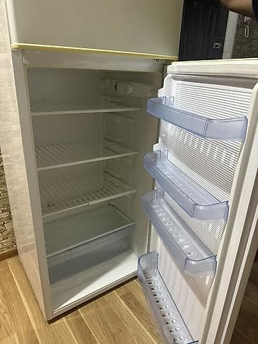 samovar satilir: İki kameralı Dnеpr soyuducu - Yuxarıda ayrıca dondurucu bölmə: 1 ədəd — 2