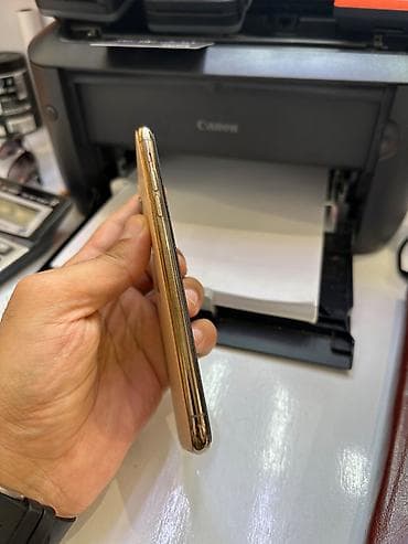 mac pro: IPhone 11 Pro Max, 256 GB — 6