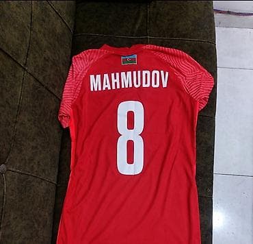 kişi cinsləri: Məhsul: Azərbaycan milli futbol komandasının rəsmi üslubunda futbolka — 1