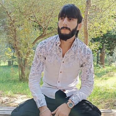 Mühafizəçi, Kişi, 27 yaş, 1 ildən az təcrübə