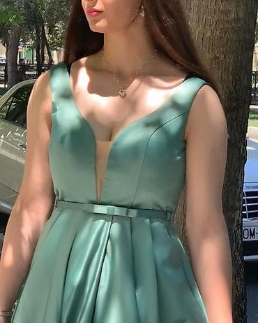 Məhsul: Zərif uzun ziyafət donu - Rəng: solğun yaşıl/sedefli zümrüd