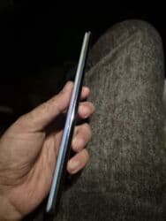 смартфон: Məhsul: smartfon Xüsusiyyətlər: - Korpus: metal/parlaq çərçivəli — 1