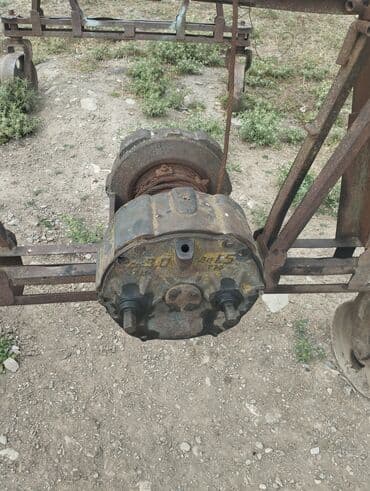 traktor t 25: Karofkası ideal. qoşqusu heyetdedi. biraz qaynaq işine ehtiyyac var — 1