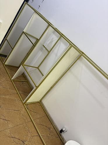 Vitrinler satilir.Ideal vezyetdedir.1 ededi 400 manata — 3