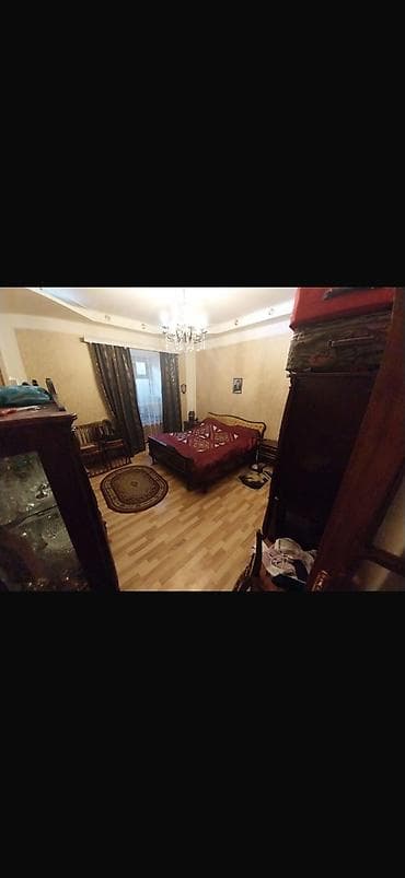 mansard evler satilir: Bakı, Bayıl, 3 otaqlı, Köhnə tikili, m. İçərişəhər, 62 kv. m — 3