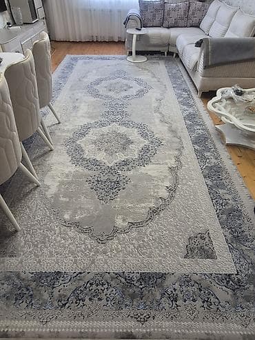 Gümüşü-boz tonlarında klassik ornamentli xalça - Ölçü: eni 2.50