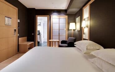 Hostel bir nefer bir gun 10 azn