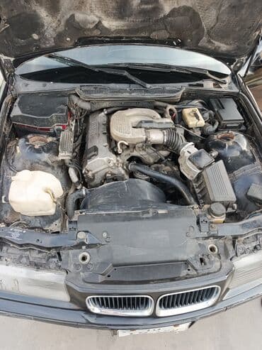 traktor altlıqlı qara qadın bosonojkaları: BMW 3 series: 1.8 l | 1995 il Sedan — 8