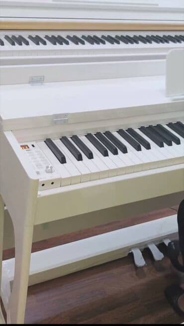 uşaq ucun qulaqlıq: Təzə. Qutuda 88 klavişli tam oktavalı Elektro Pianino. 3 pedallı — 3