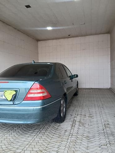 mersedes 1 8: Mercedes-Benz sedan – W203 C‑Class Xüsusiyyətlər: - Kuzov: 4 qapılı — 2