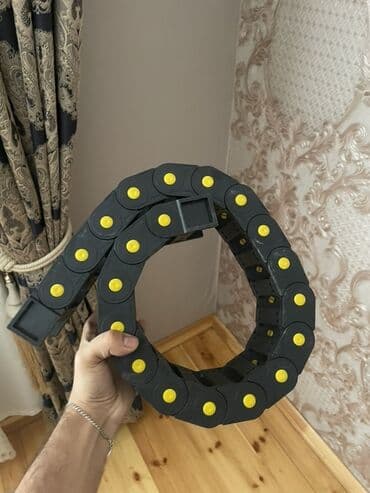 120 гидравличечесий углообжимной пресс для соединен: Plastik enerji zənciri (kabel daşıyan sürüşkən hissələrdən ibarət). - — 1