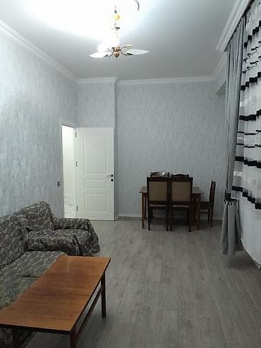 kiraye boş evler: Ev Kristal Abşeron Xırdalanda yerləşir(köhnə bazarın yanı) . Evdə — 6