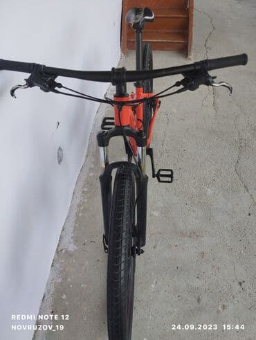 qruz nə deməkdir: İşlənmiş Trek velosipedi Trek, 28", sürətlərin sayı: 16, Pulsuz çatdırılma — 3