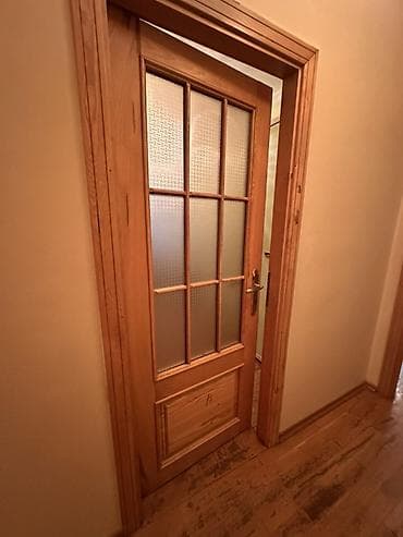 Ağac çərçivəli, şüşəli daxili qapı - Material: tam ağac (təbii