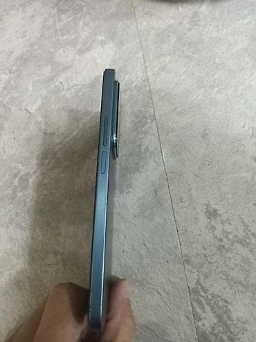 kiredit telefon: Honor 200 Lite — 4