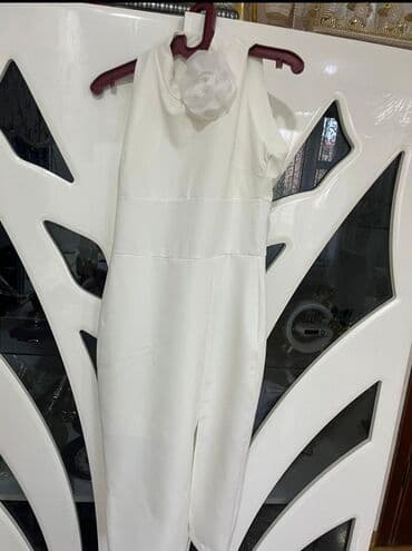 Kişi ayaqqabıları: Qadın geyimləri dəsti - Qırmızı kombinezon: V-yaxa kəsim — 6